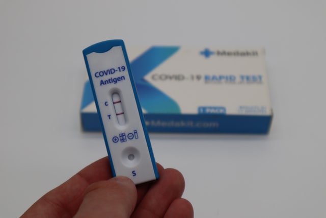 Δωρεάν self tests ανίχνευσης κορονοϊού. Πώς θα τα προμηθευτείτε!