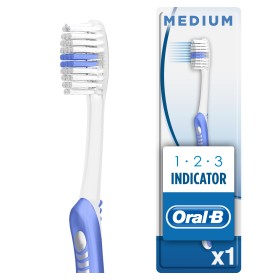 Oral B Indicator 123 Χειροκίνητη Οδοντόβουρτσα Μέτρια 35mm με Γαλάζια Λαβή 1 Τεμάχιο
