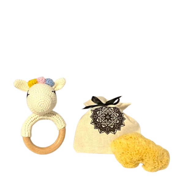 Treat Me Well Baby Shower Premium Box Παιδική Κουδουνίστρα Προβατάκι και Σφουγγάρι Μικρό Θαλάσσης