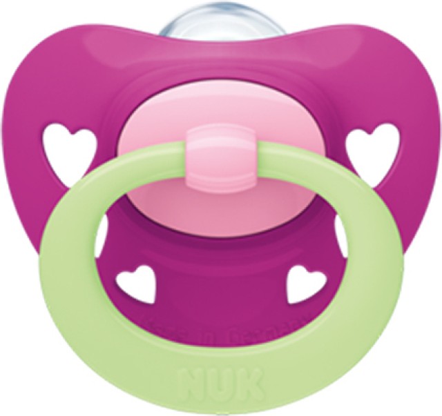 Nuk Signature Night Πιπίλα Σιλικόνης για 6-18m+ με Κρίκο Λάμπει στο Σκ …