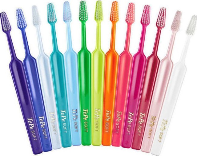 TePe Select Medium Οδοντόβουρτσα Μέτρια σε Διάφορους Χρωματισμούς 1 Τεμάχιο