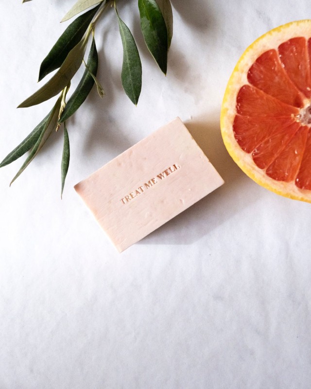 Treat me Well Bar Soap Μπάρα Σαπουνιού για Καθαρισμό Προσώπου με Άρωμα Grapefruit 105gr