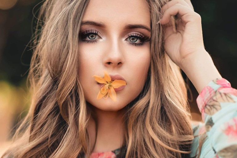 Κακοσμία στόματος: Αίτια, αντιμετώπιση & φυσικές λύσεις για φρέσκια αναπνοή