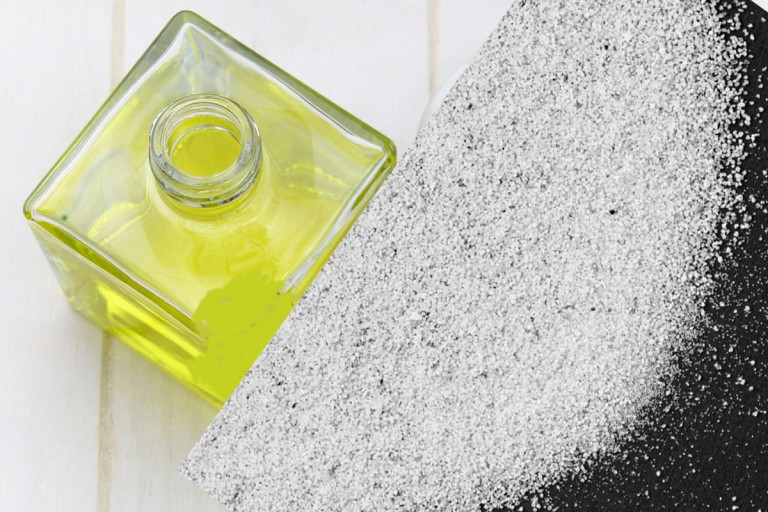 Ταλκ & baby oil, σου… λύνουν τα χέρια! 10 απίστευτες χρήσεις τους!