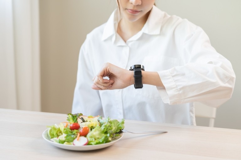 Διαλειμματική Δίαιτα - Διαλειμματική Νηστεία: Τι τρώω και πότε τρώω για να χάσω κιλά;