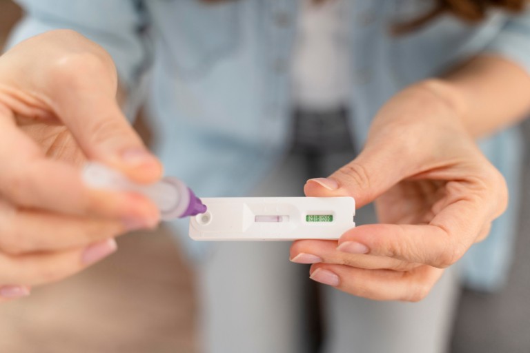 Φθινόπωρο & Covid: Προστασία με self tests, μάσκες & πρόληψη