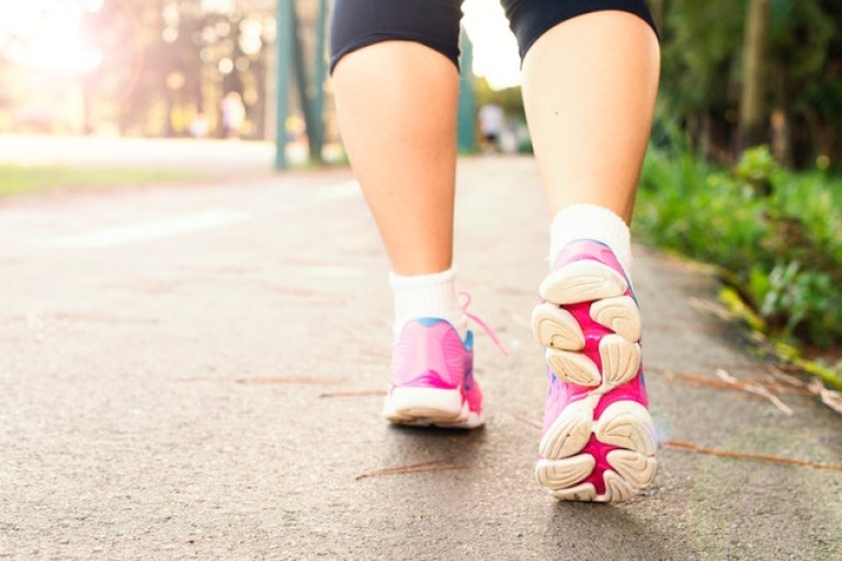 Χάσε κιλά με 20 λεπτά περπάτημα κάθε μέρα [πρόγραμμα]!