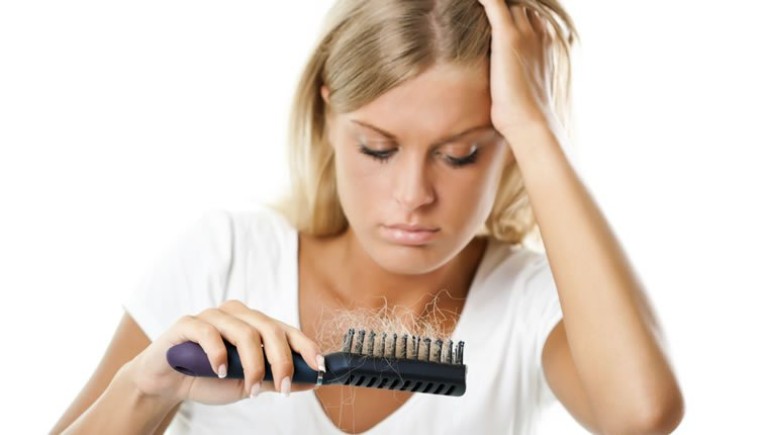 Τριχόπτωση: για να μην ασχολείστε με...τρίχες αντιμετωπίστε την τώρα!