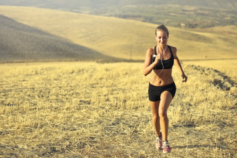 Αερόβια άσκηση: Κάψε λίπος γρήγορα με τις κατάλληλες ασκήσεις!