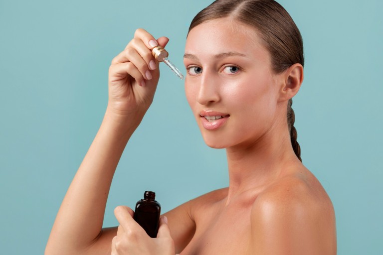 Πώς να χρησιμοποιήσεις τα Dry Oils για λαμπερό δέρμα & μαλλιά